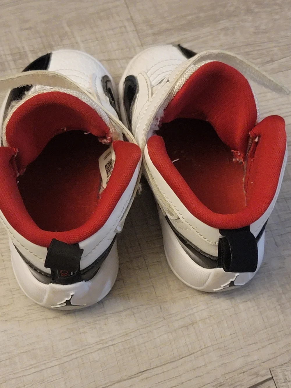 Toddler White/Black/Red Basketball Sneakers - Jordan Style